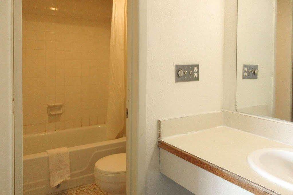 Motel 6 Wytheville Va Bagian luar foto